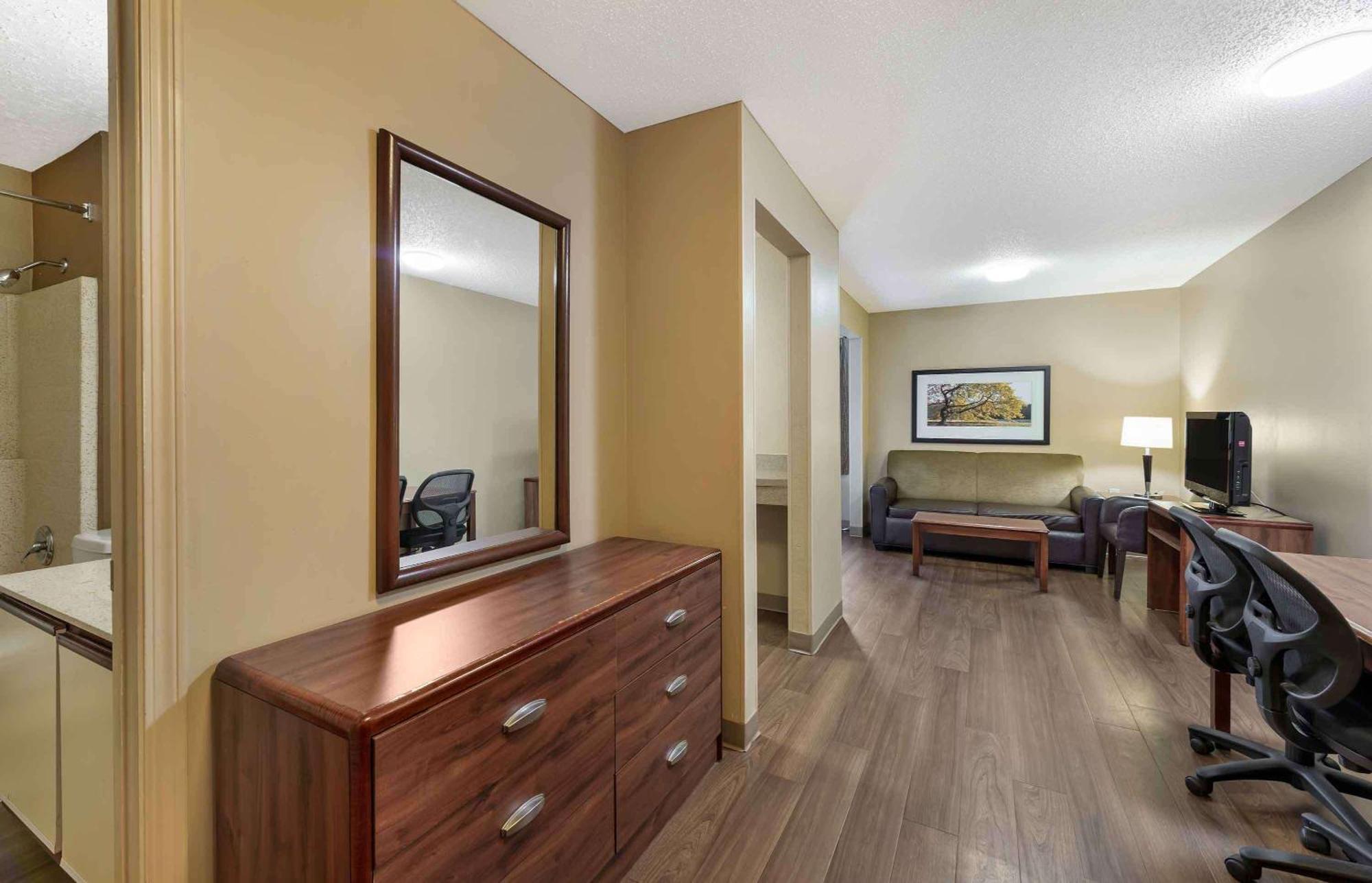 Extended Stay America Suites - Cleveland - Great Northern Mall Норт-Олмстед Экстерьер фото