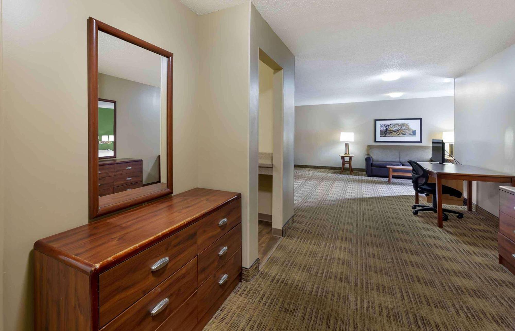 Extended Stay America Suites - Cleveland - Great Northern Mall Норт-Олмстед Экстерьер фото